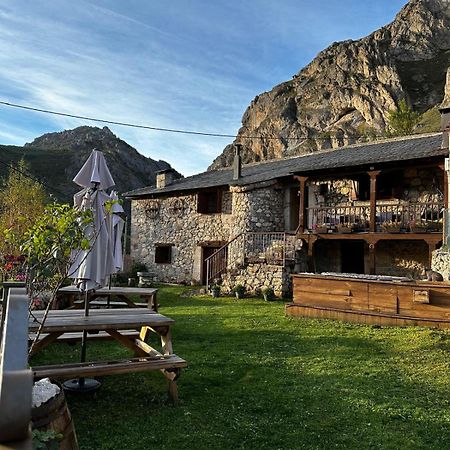 Apartamentos Rurales La Laguna Somiedo Valle de Lago Exterior photo