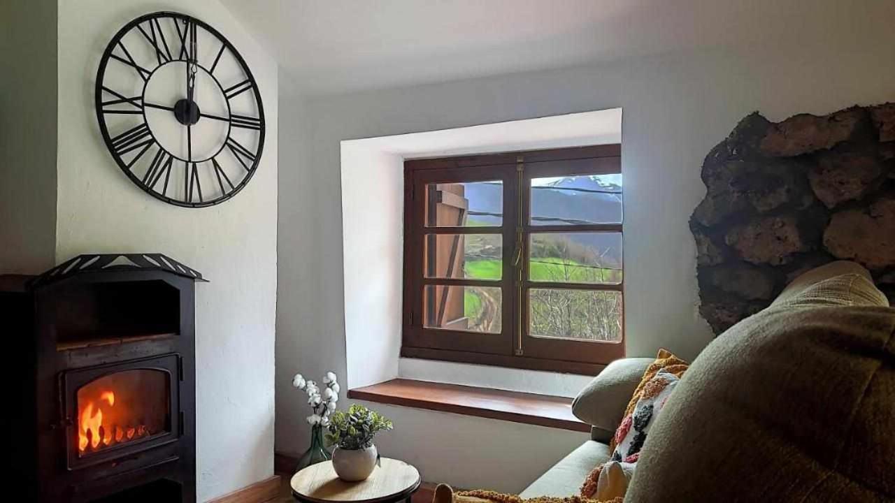 Apartamentos Rurales La Laguna Somiedo Valle de Lago Exterior photo